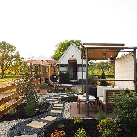 Kis Fakuckó, Balatonhoz Közel Soly