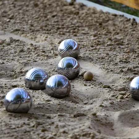 Kis Fakuckó, Balatonhoz Közel *