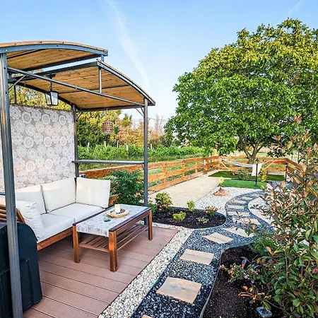 Kis Fakuckó, Balatonhoz Közel