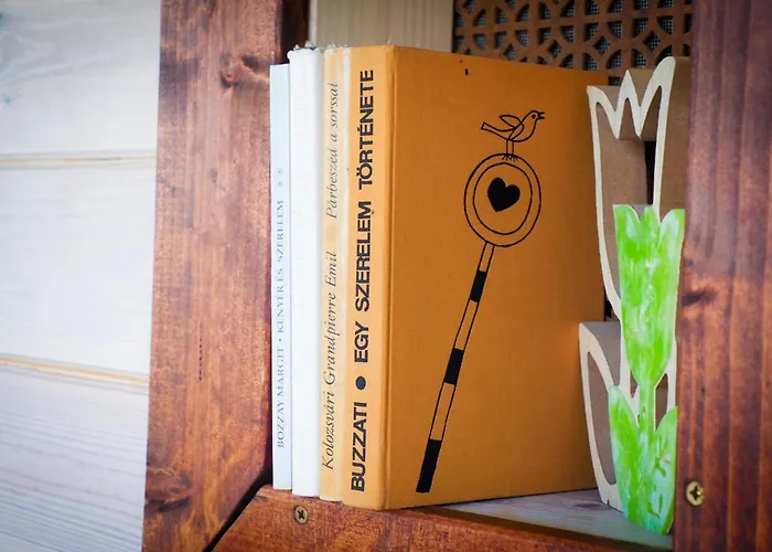 Kis Fakucko, Balatonhoz Koezel * Soly