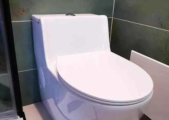 Kis Fakucko, Balatonhoz Koezel דירה