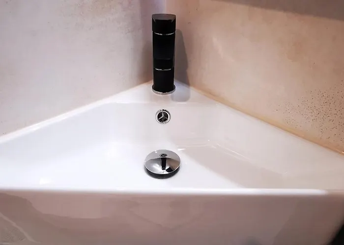 Kis Fakucko, Balatonhoz Koezel Soly