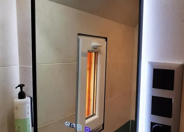 Kis Fakucko, Balatonhoz Koezel Soly